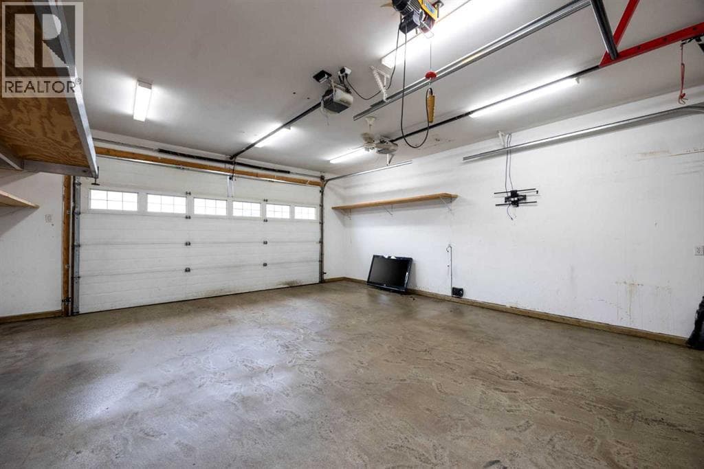 148 Fox Crescent — photo 3