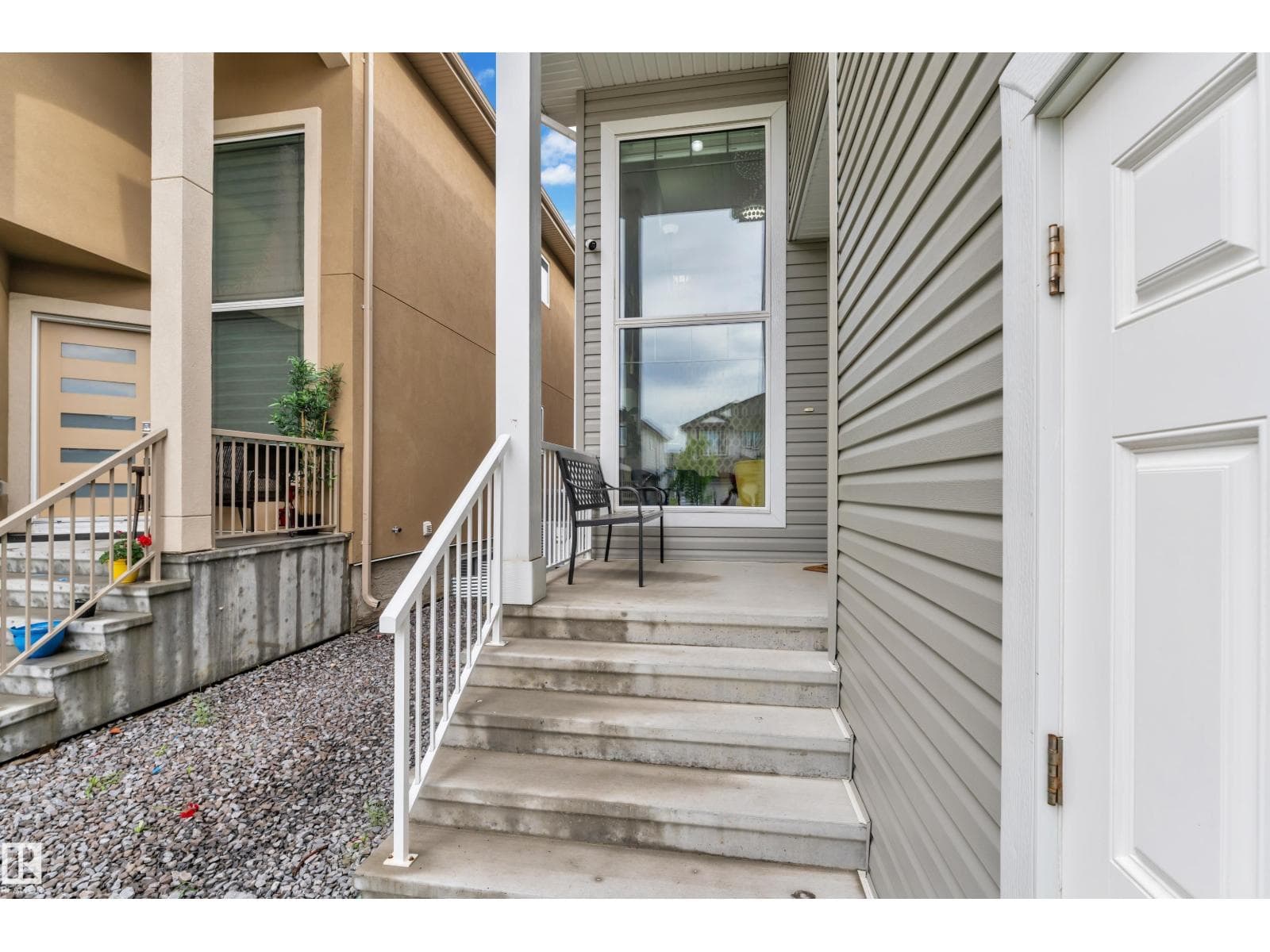 2419 15 AV NW — photo 3