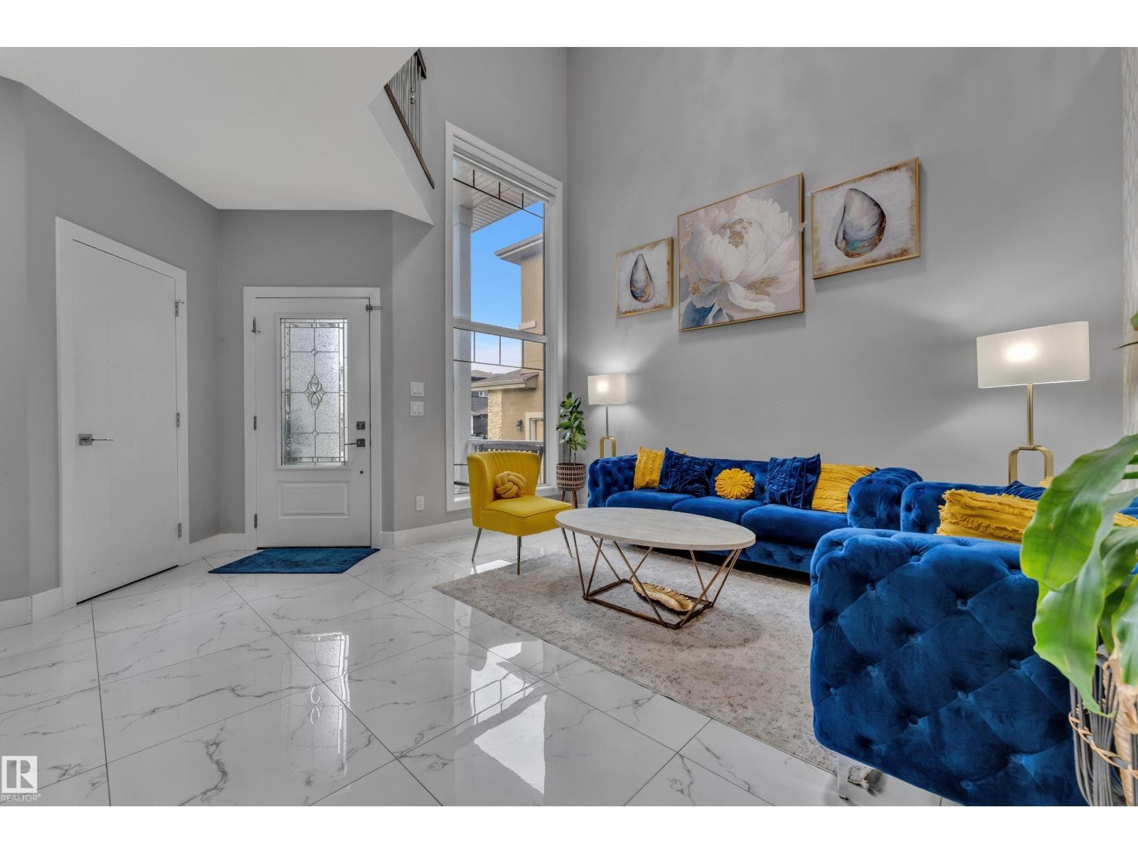 2419 15 AV NW — photo 4