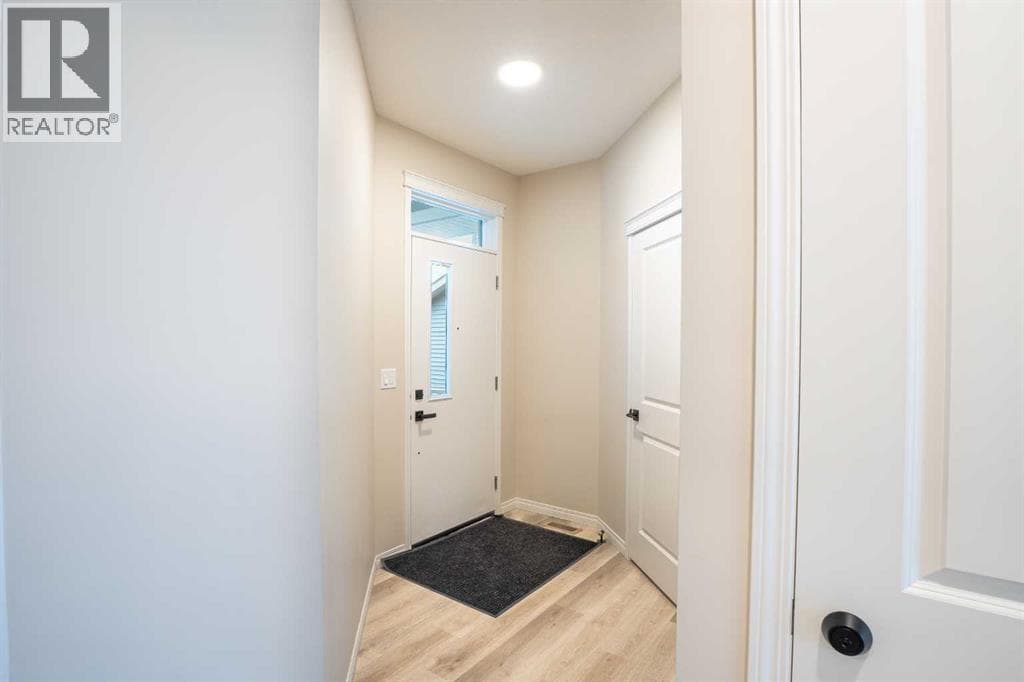 56 Corner Glen Green NE — photo 3
