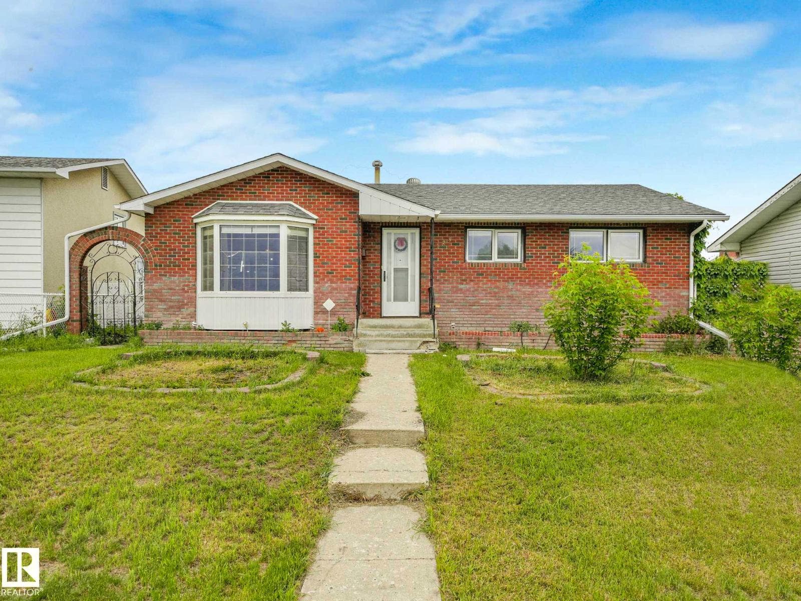 9528 151 AV NW — photo 5