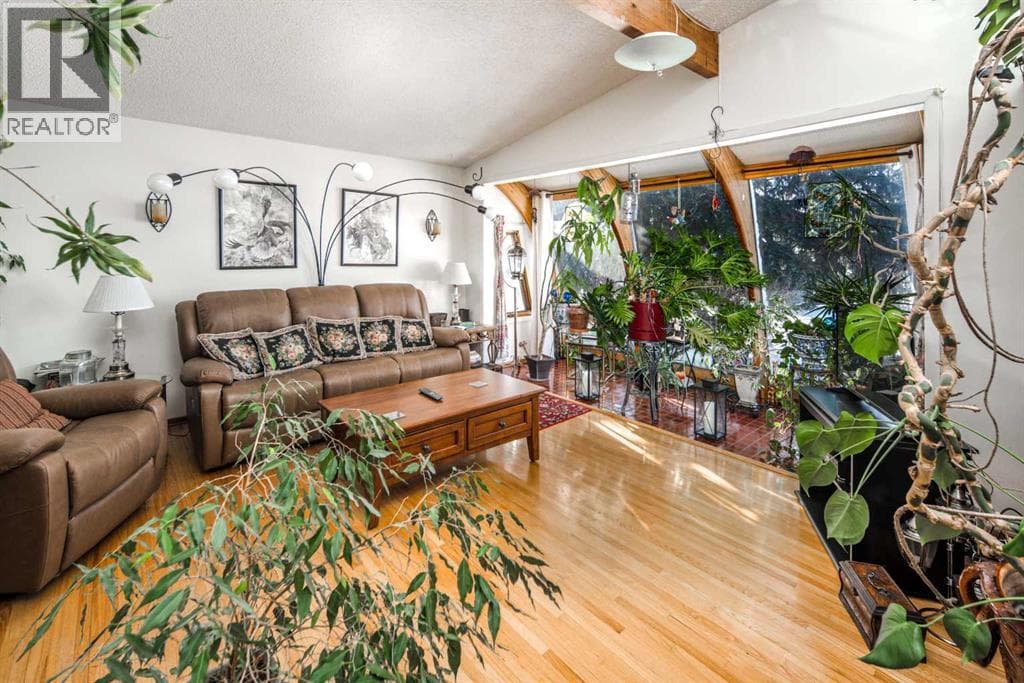 4012 Varsity Drive NW — photo 2