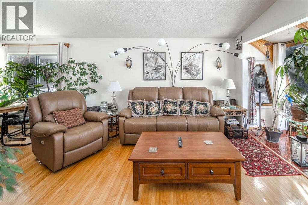 4012 Varsity Drive NW — photo 3