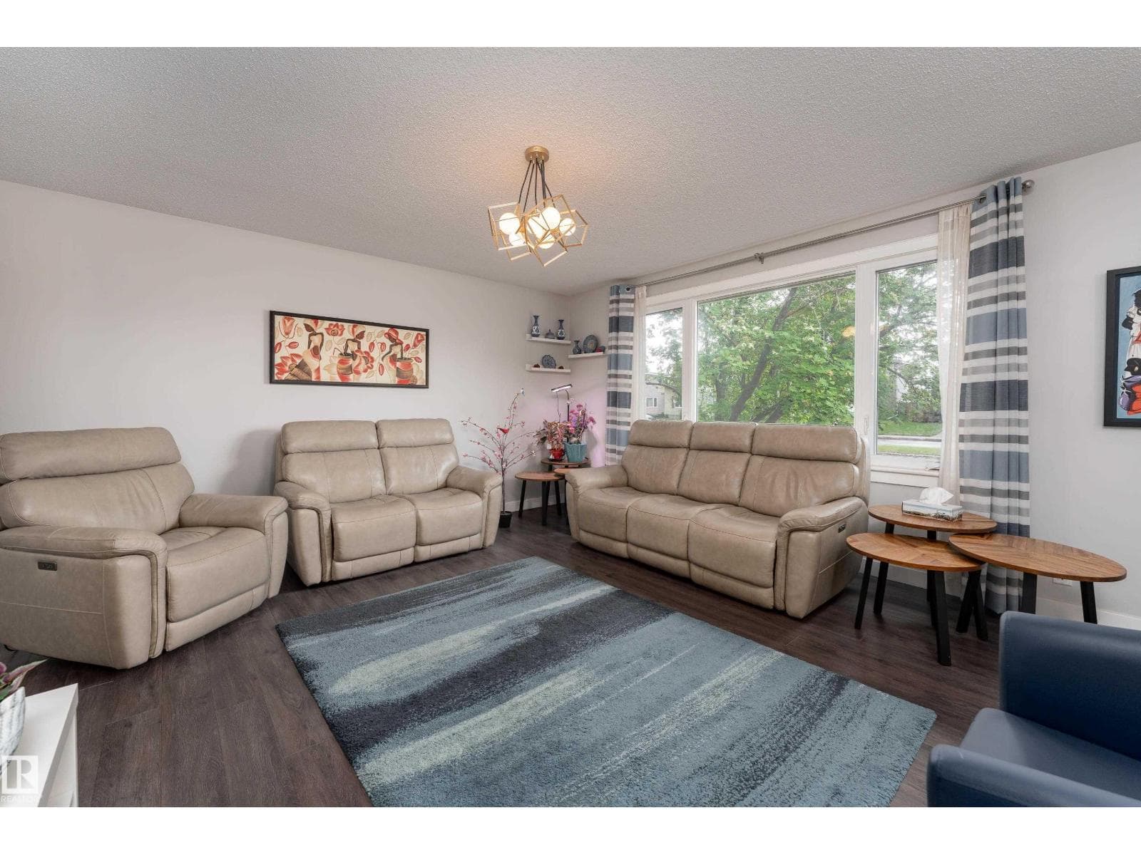 11227 40 AV NW — photo 4