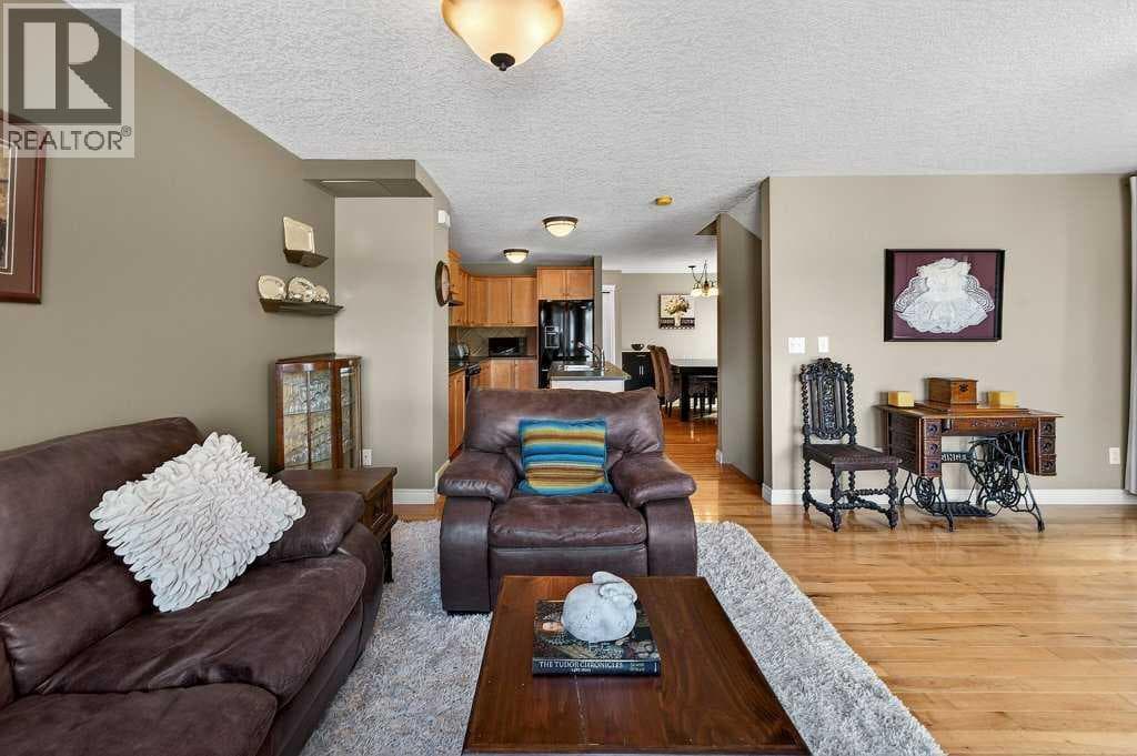 2, 2412 Kensington Road NW — photo 4
