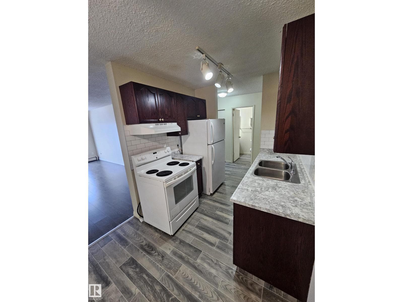 #401 10615 110 Street NW — photo 5