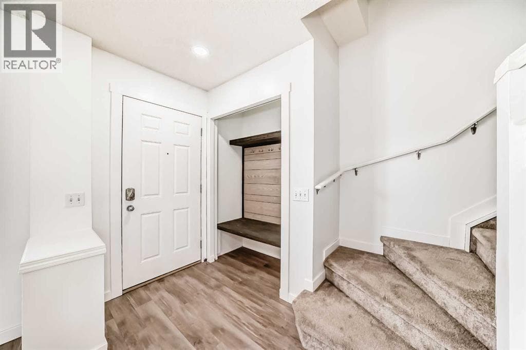294 Elgin View SE — photo 3