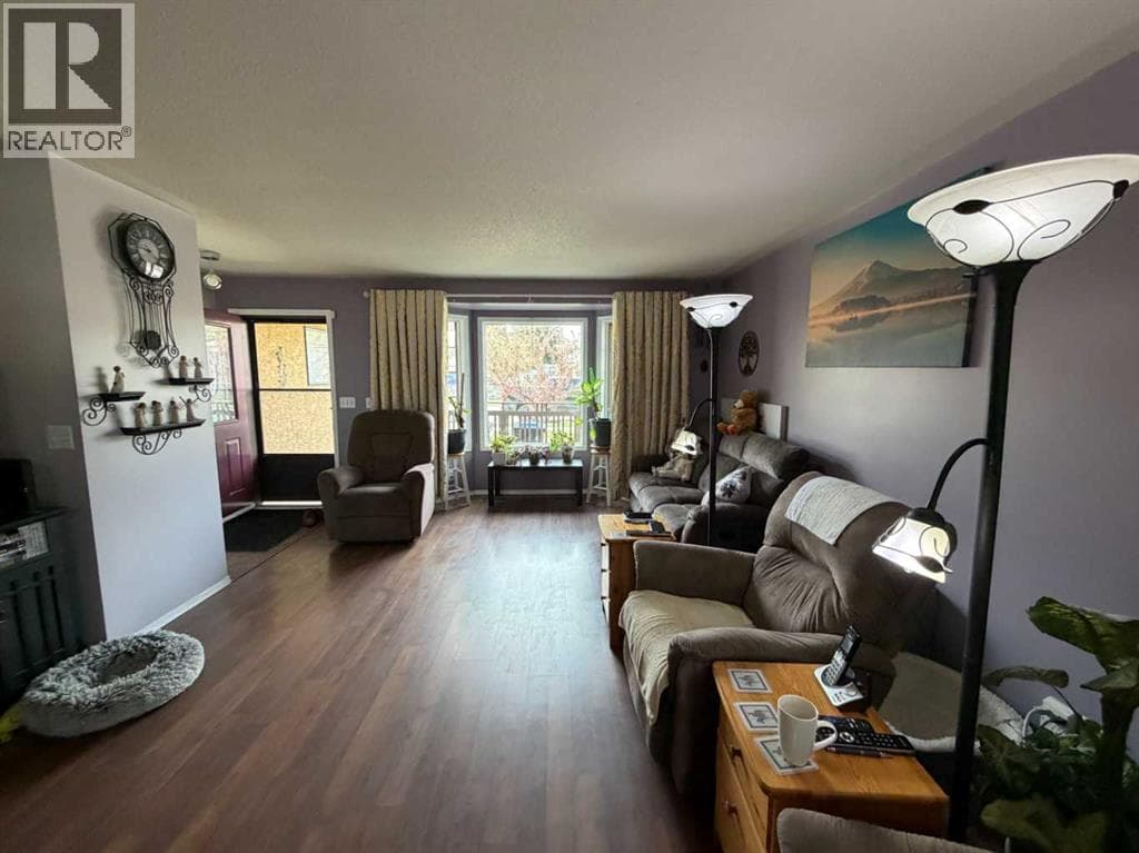 4606B 48 Avenue — photo 3