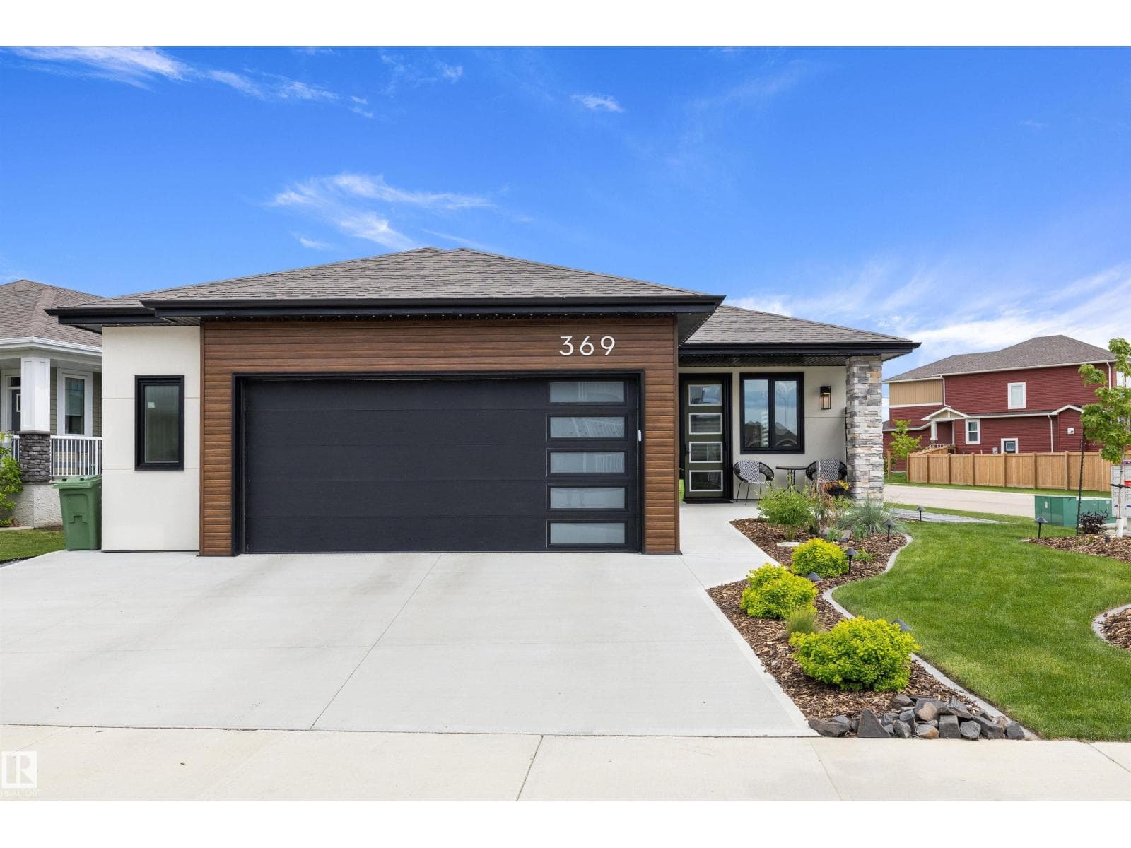 369 MEADOWVIEW DR