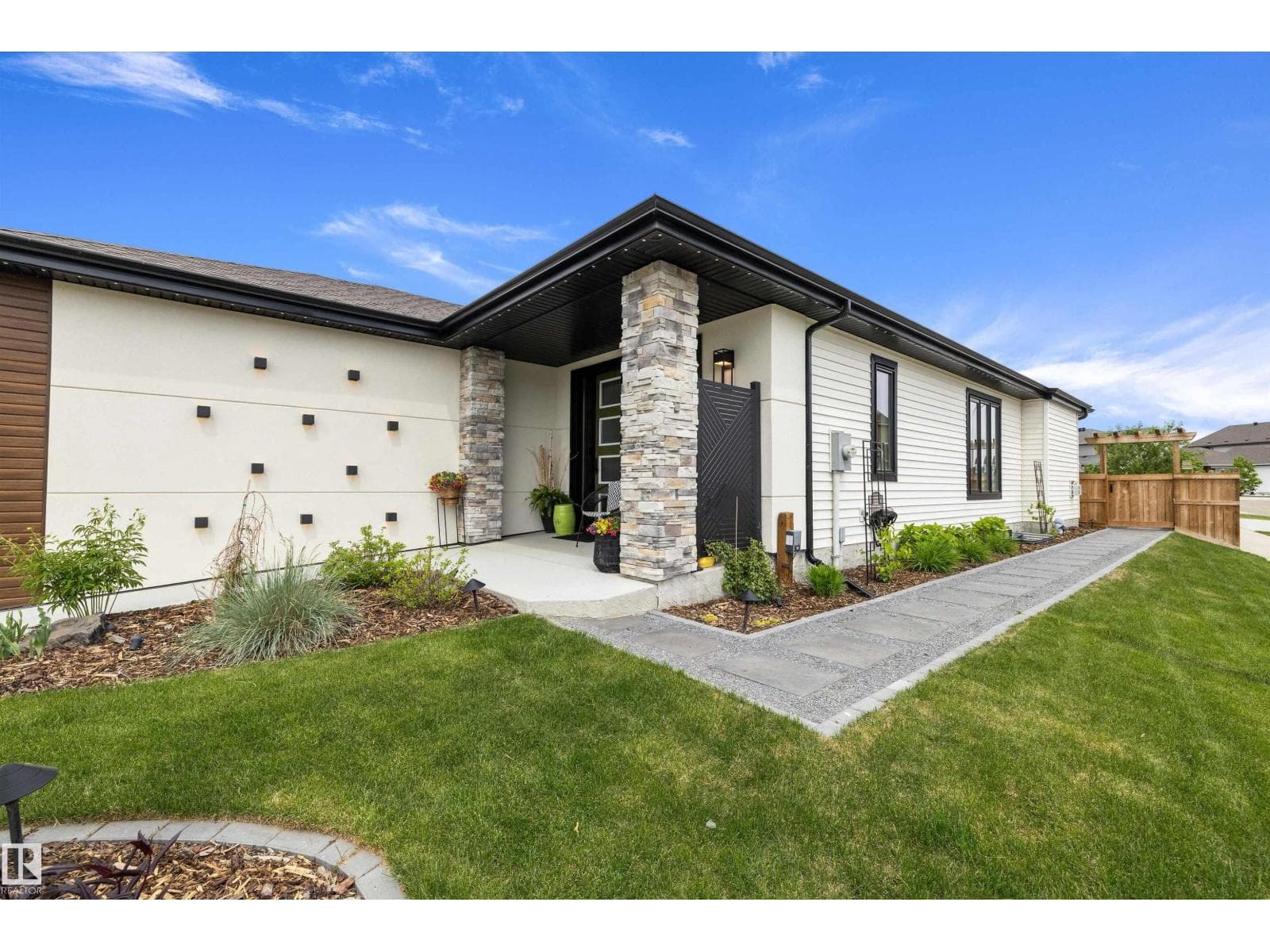 369 MEADOWVIEW DR — photo 3