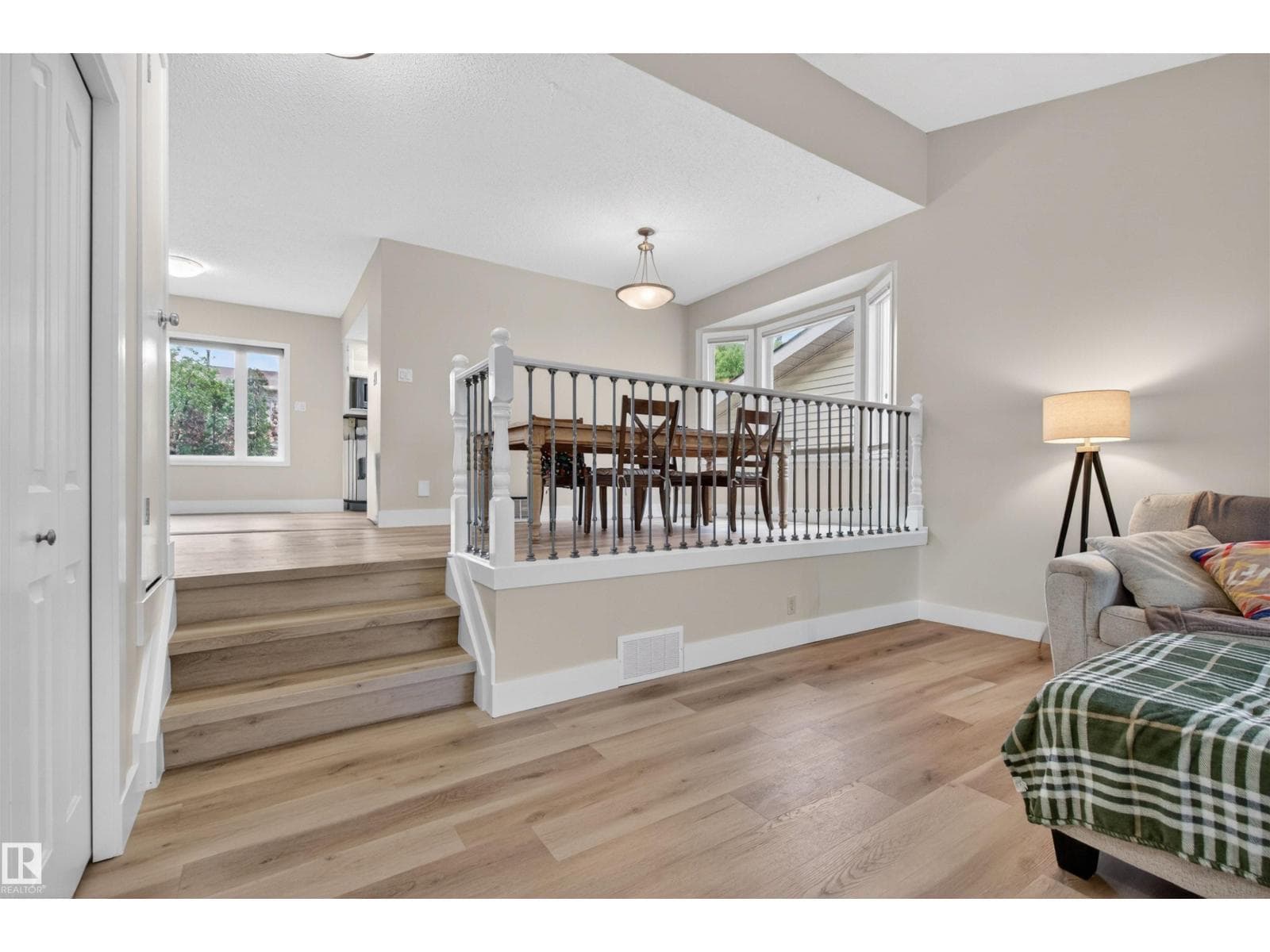 13 DANBRIDGE PL — photo 2