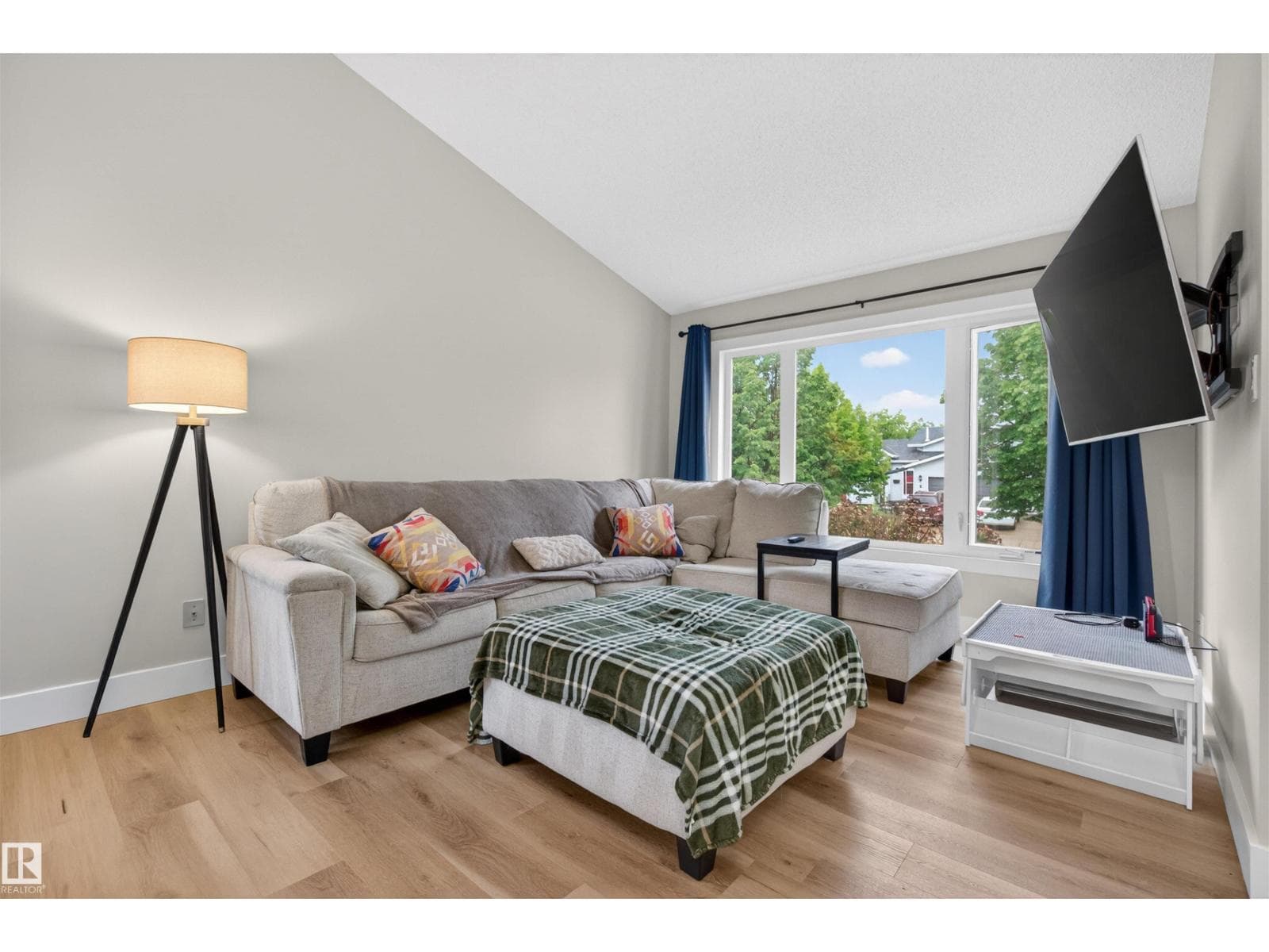 13 DANBRIDGE PL — photo 3