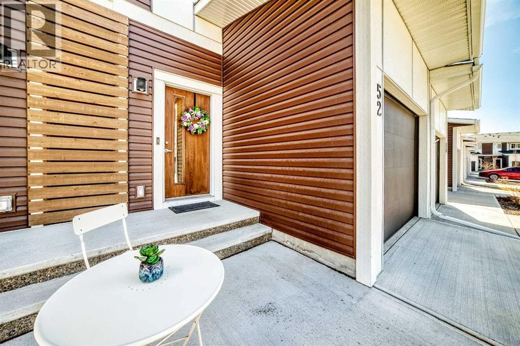 52 Walden Lane SE