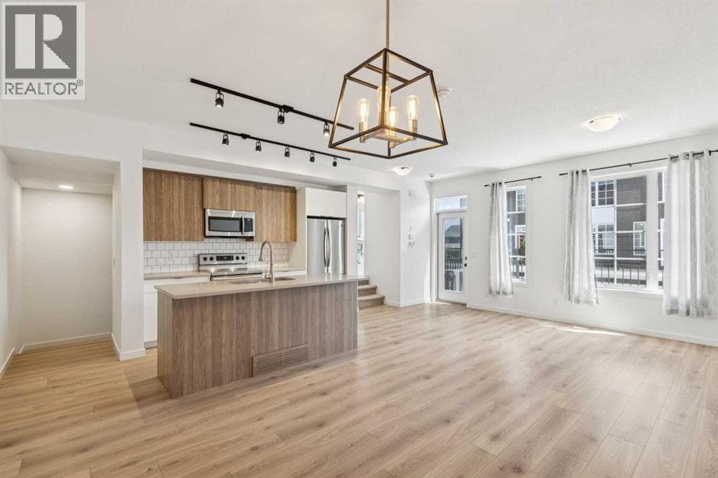 146 Walgrove Common SE — photo 4