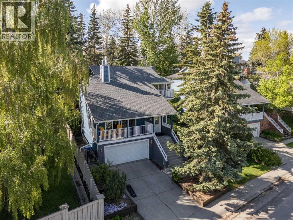 11 Stradwick Way SW — photo 2