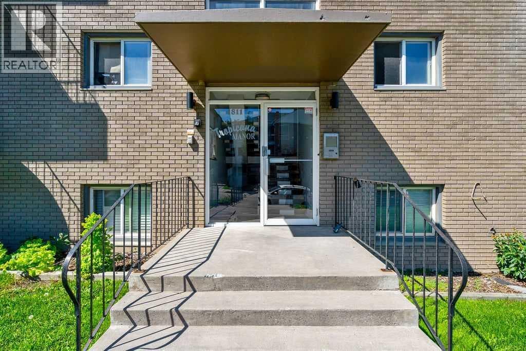 404, 1811 18A Street SW — photo 2