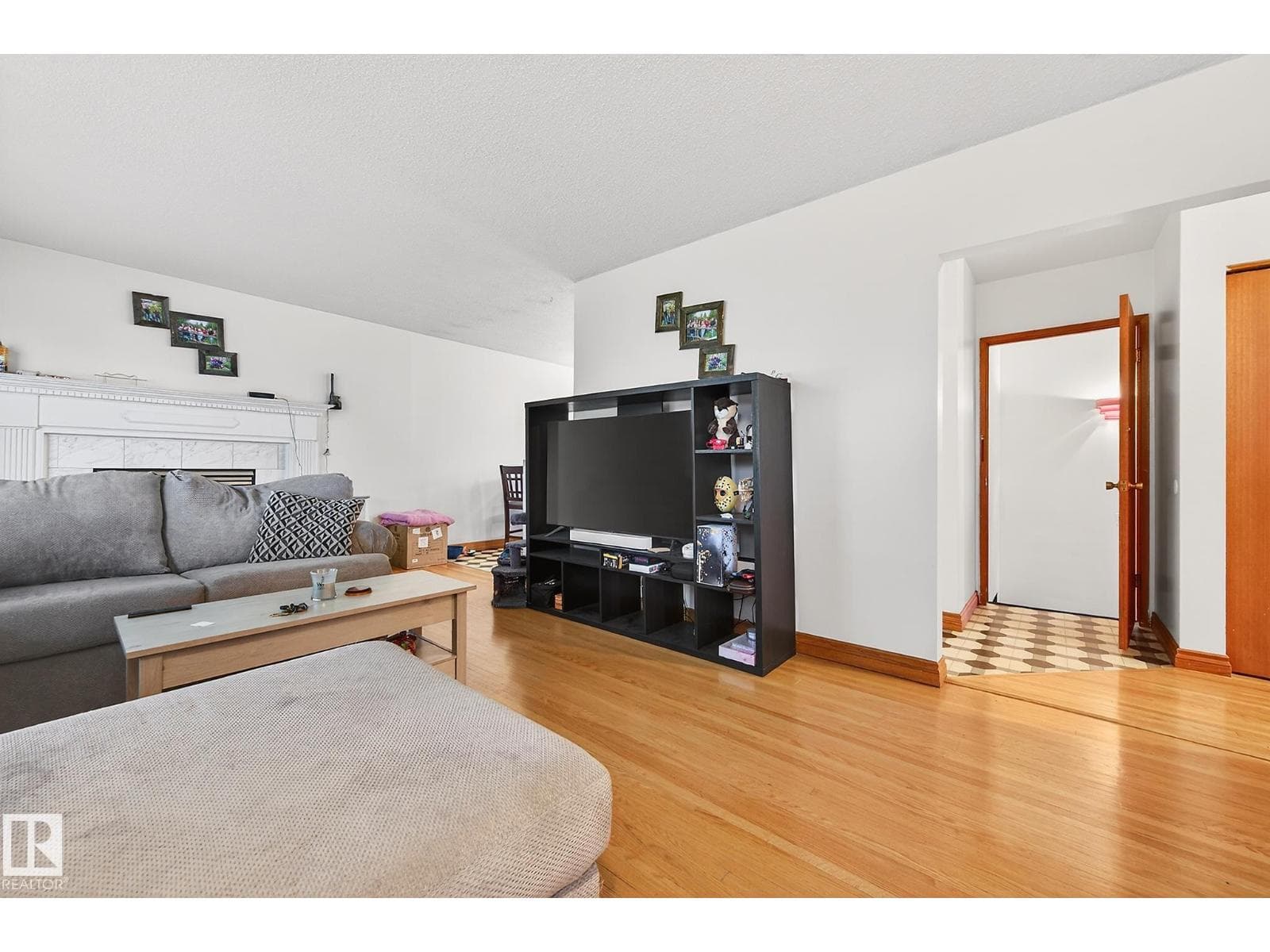 8814 162 ST NW — photo 4