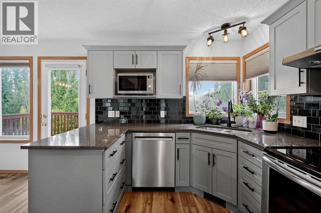 84 Hidden Spring Close NW — photo 4