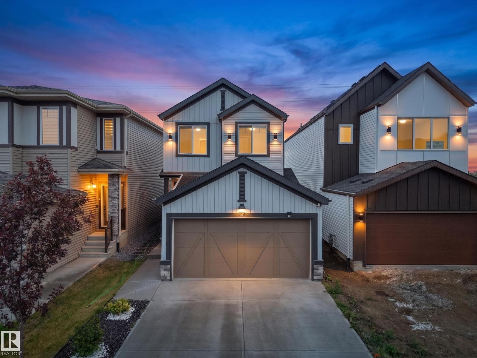 19316 29 AV NW