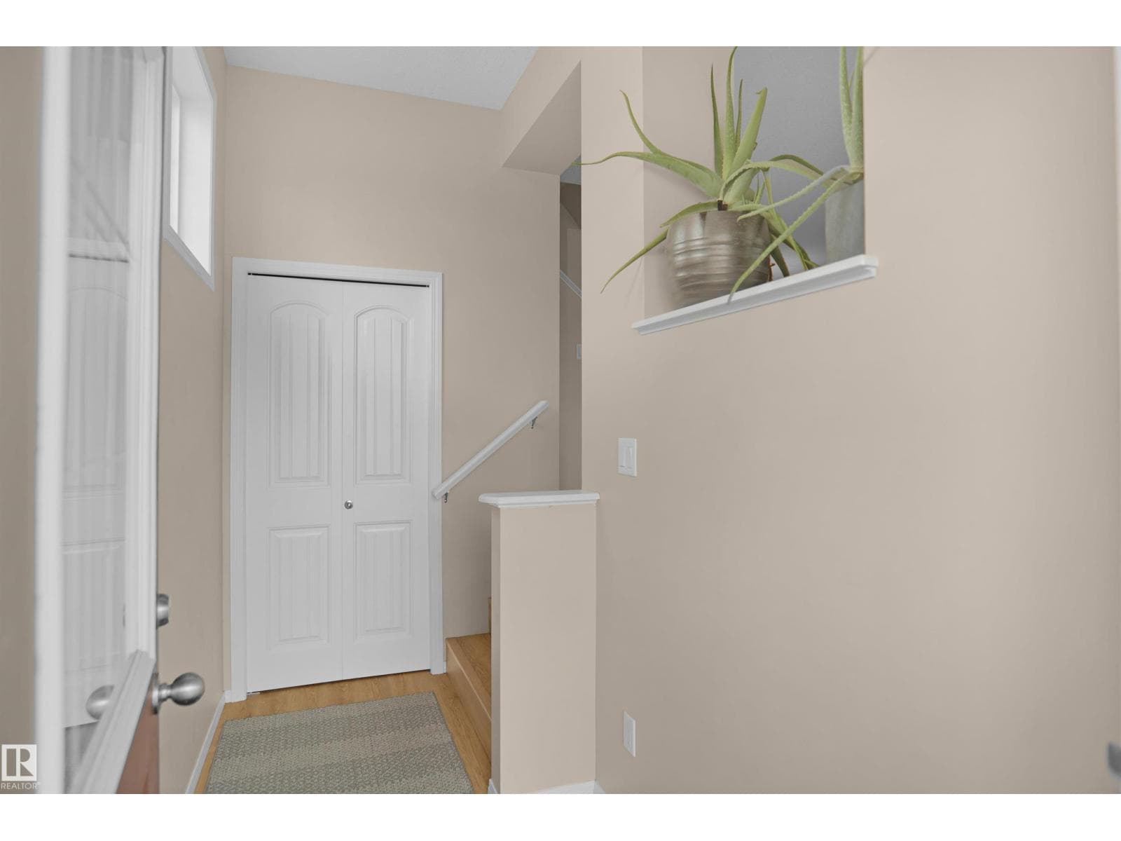 292 SIMMONDS WY — photo 4