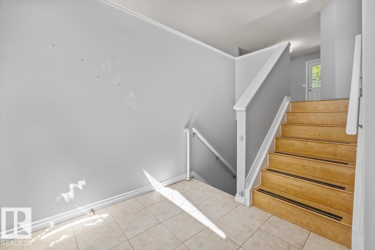 5222 48 AV — photo 2