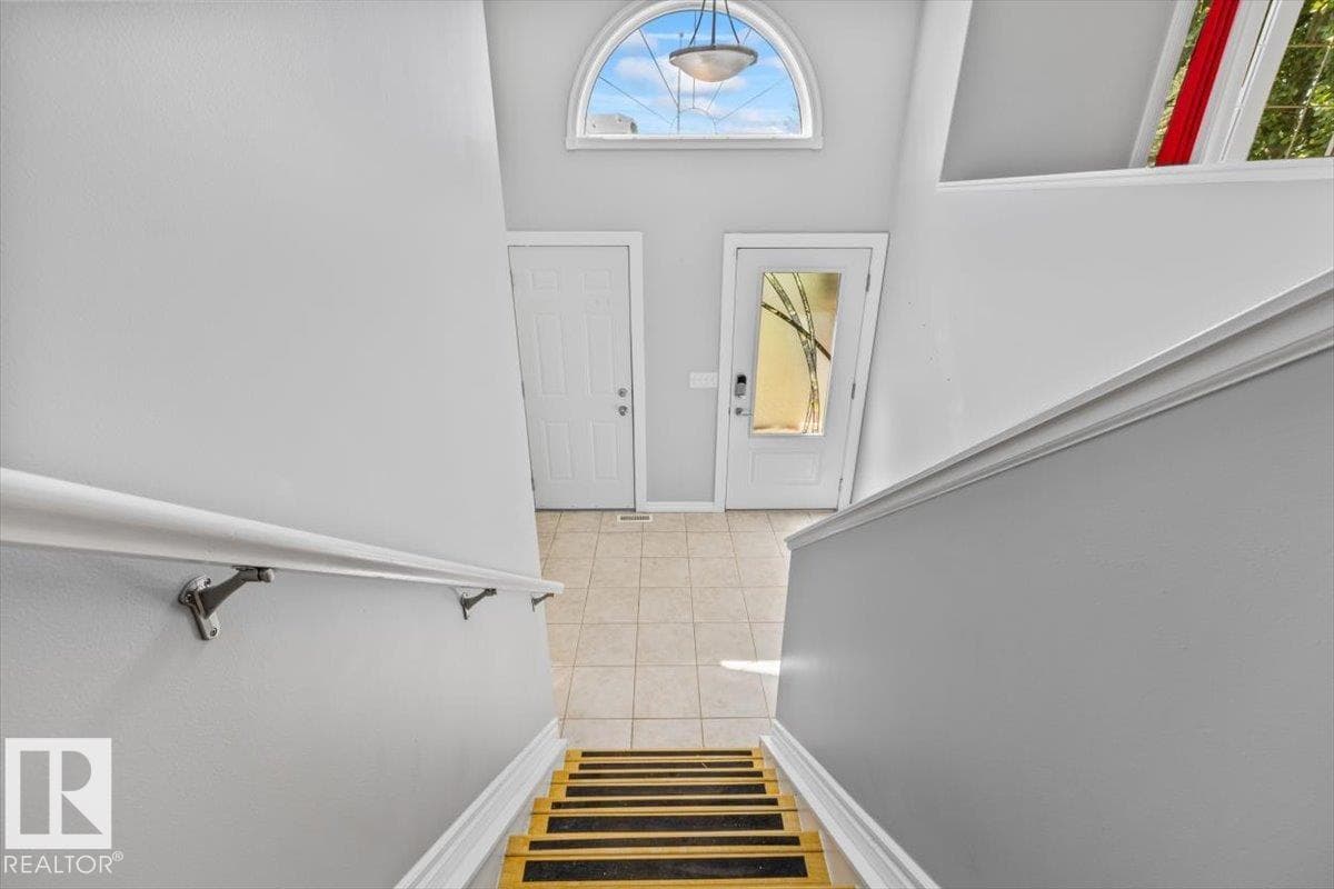 5222 48 AV — photo 3