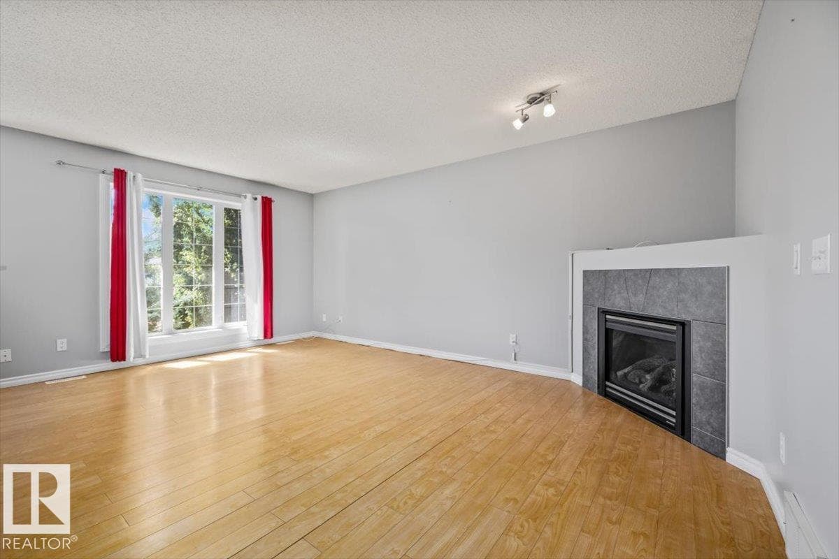 5222 48 AV — photo 4