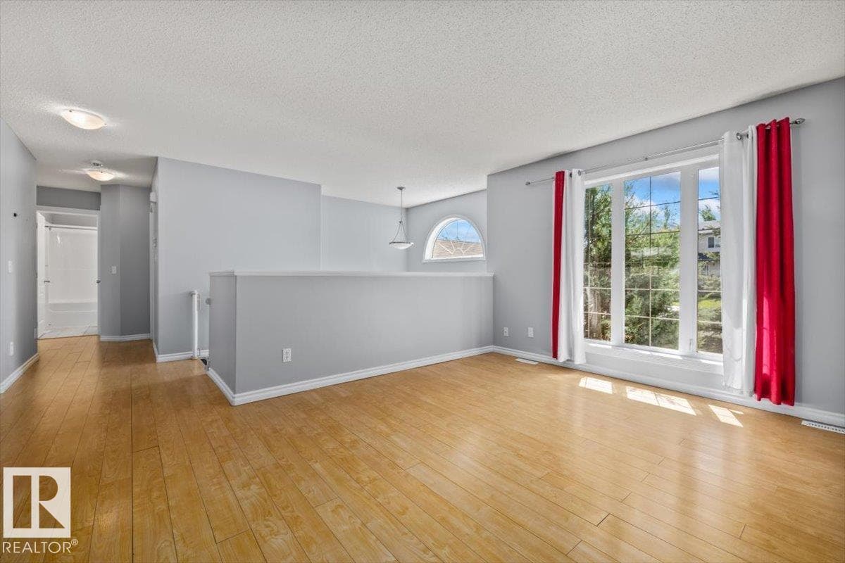 5222 48 AV — photo 5
