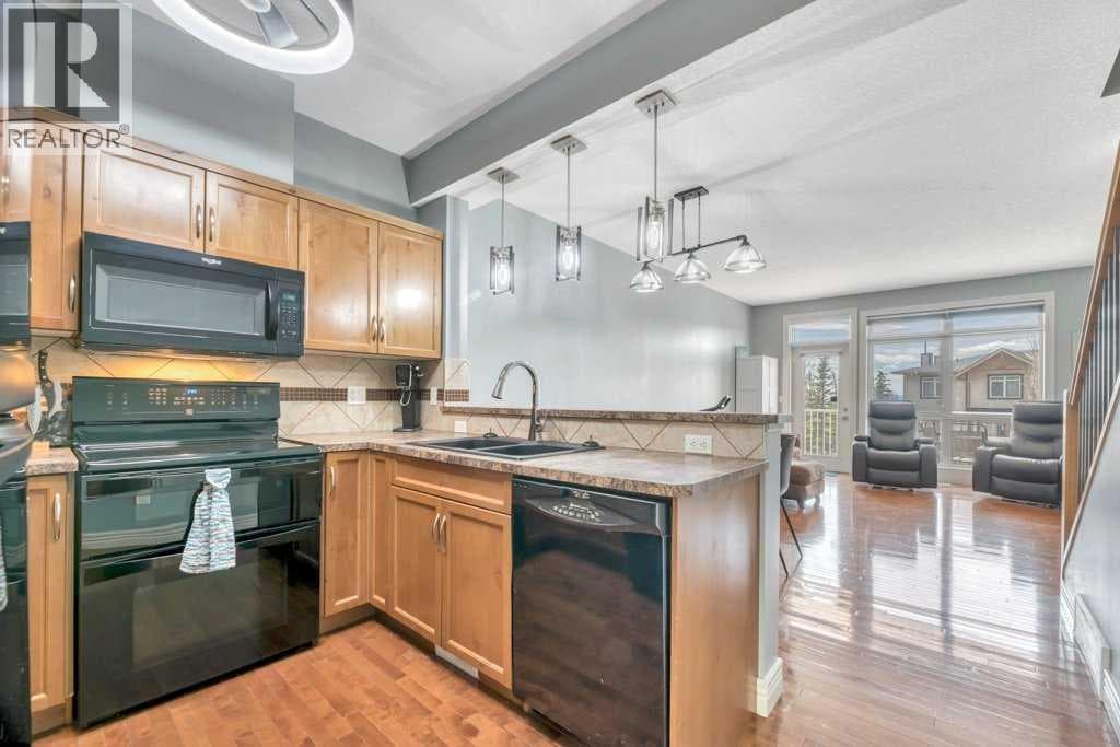 8, 172 Rockyledge View NW — photo 3