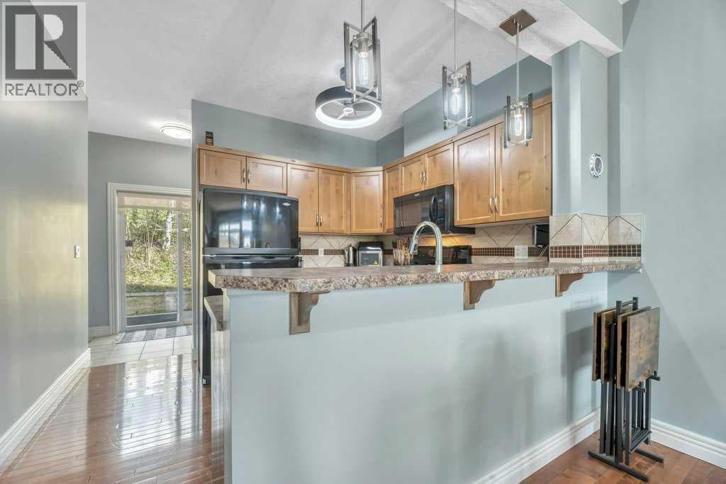 8, 172 Rockyledge View NW — photo 5