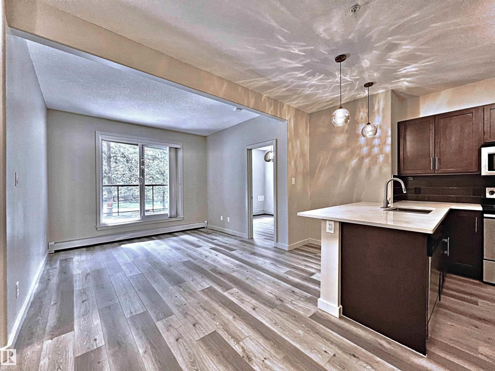 #140 308 AMBLESIDE LINK LI SW — photo 3