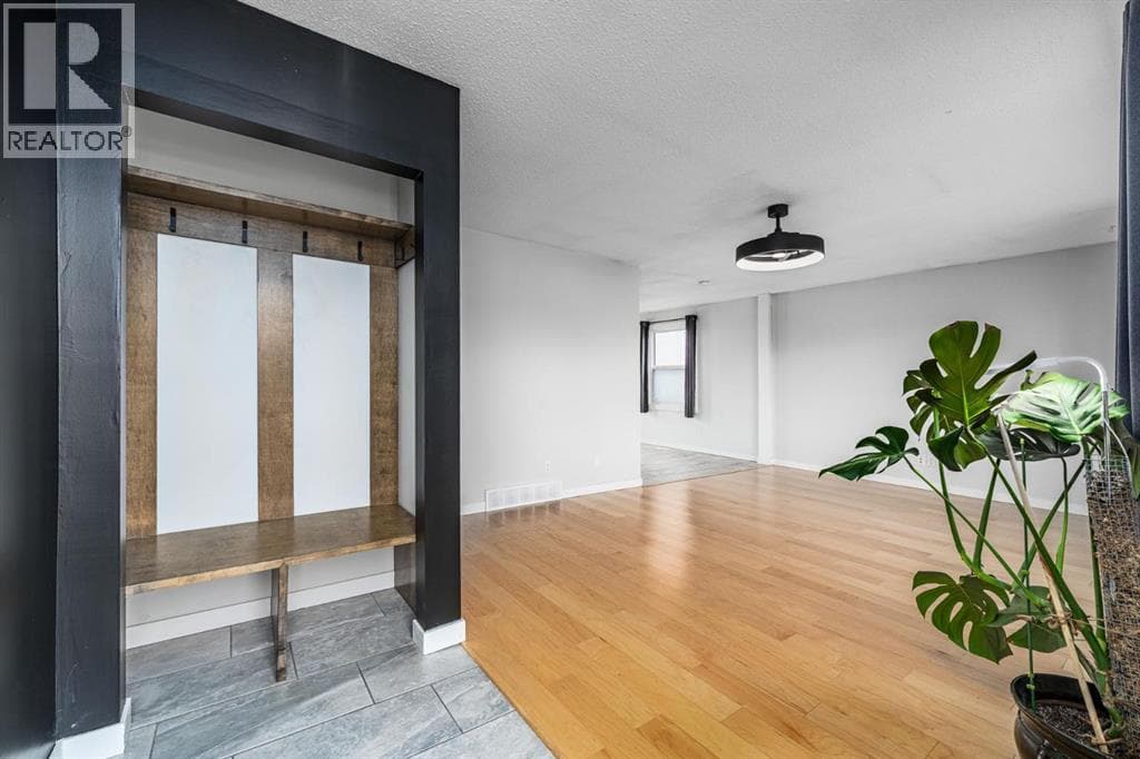 5207 5 Avenue SE — photo 4