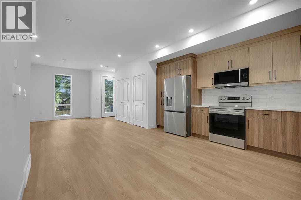 612 12 Avenue NE — photo 5