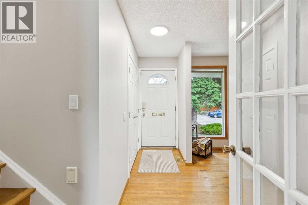931 124 Avenue SW — photo 2