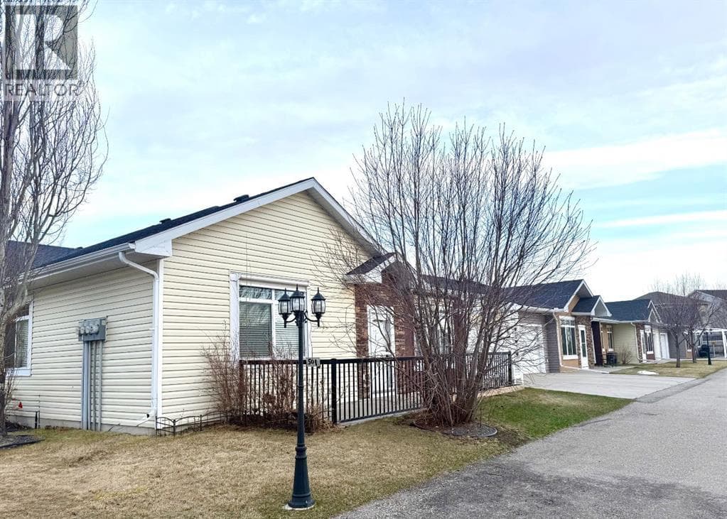 501 Sunvale Crescent NE — photo 3