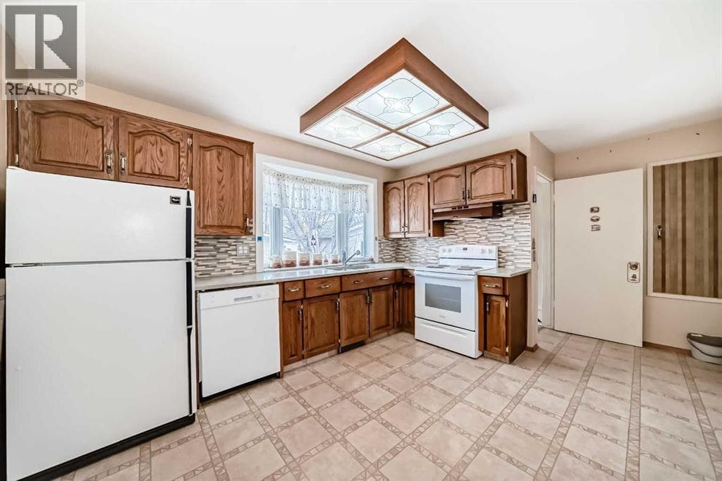 165 Marbrooke Circle NE — photo 5
