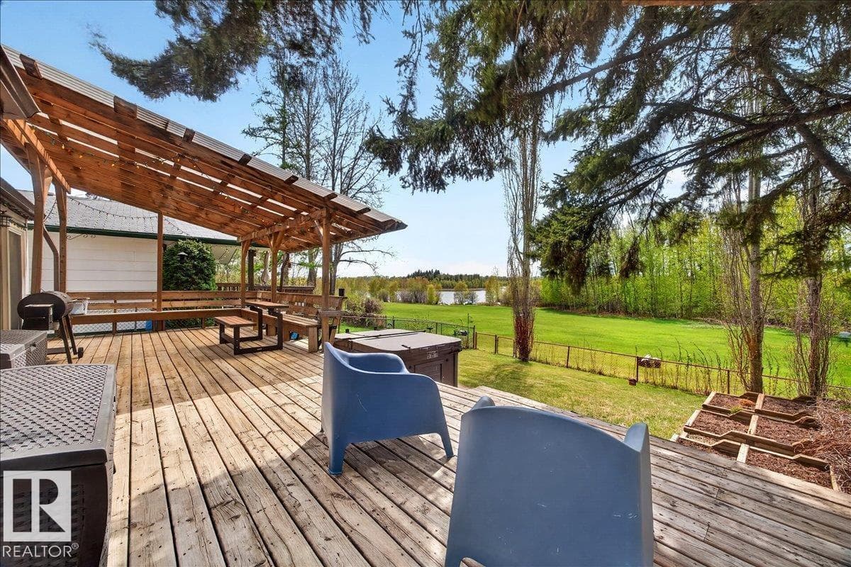 755 Lakeside DR