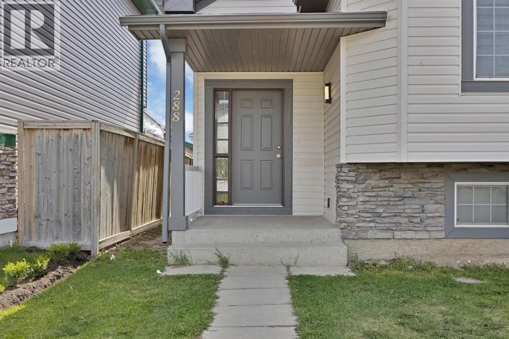 288 Saddlemead Road NE — photo 2