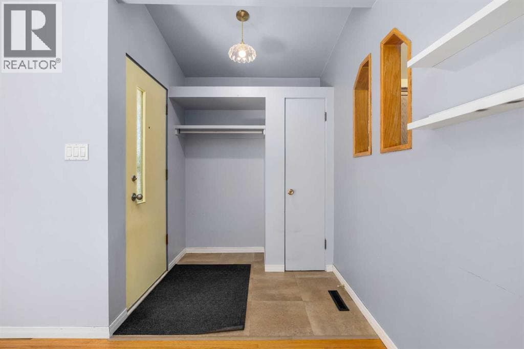 630 69 Avenue SW — photo 2