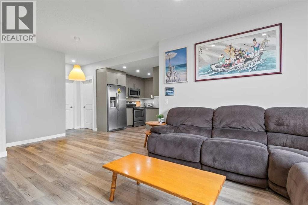 5, 35 West Coach Manor SW — photo 3