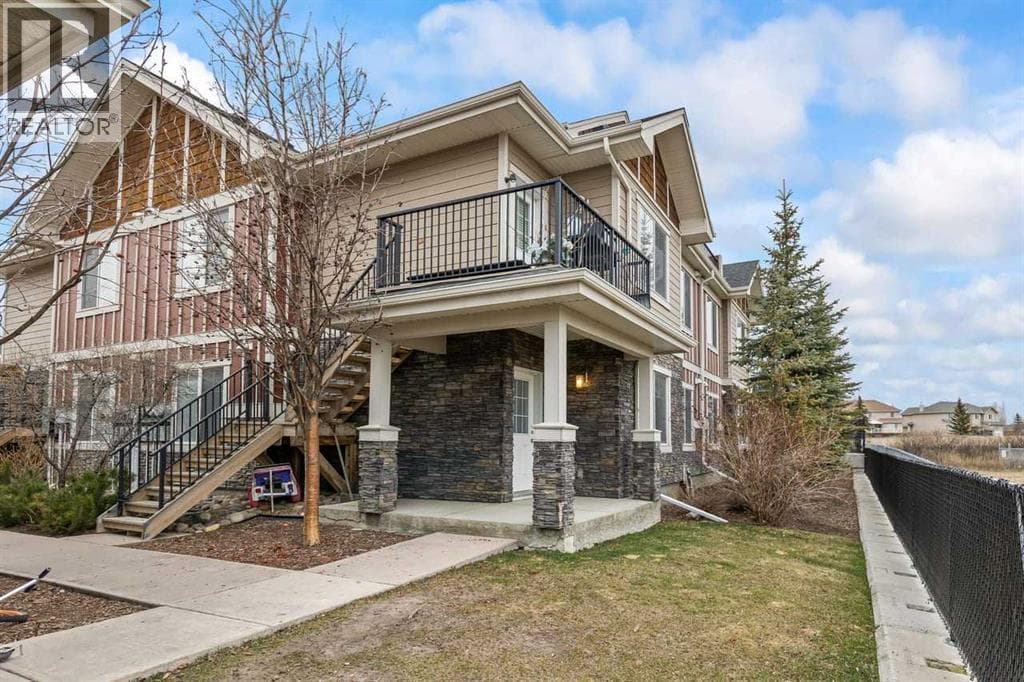 5, 35 West Coach Manor SW
