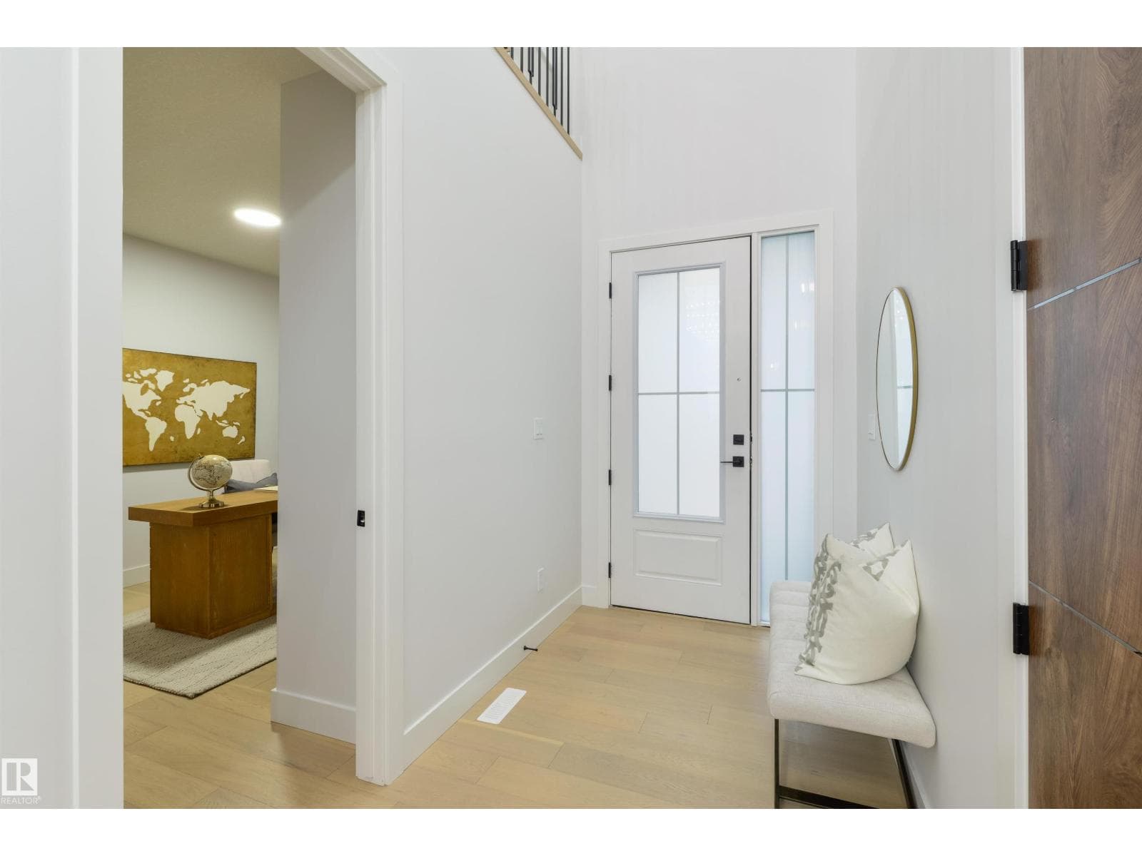 266 Falcon Crescent — photo 3