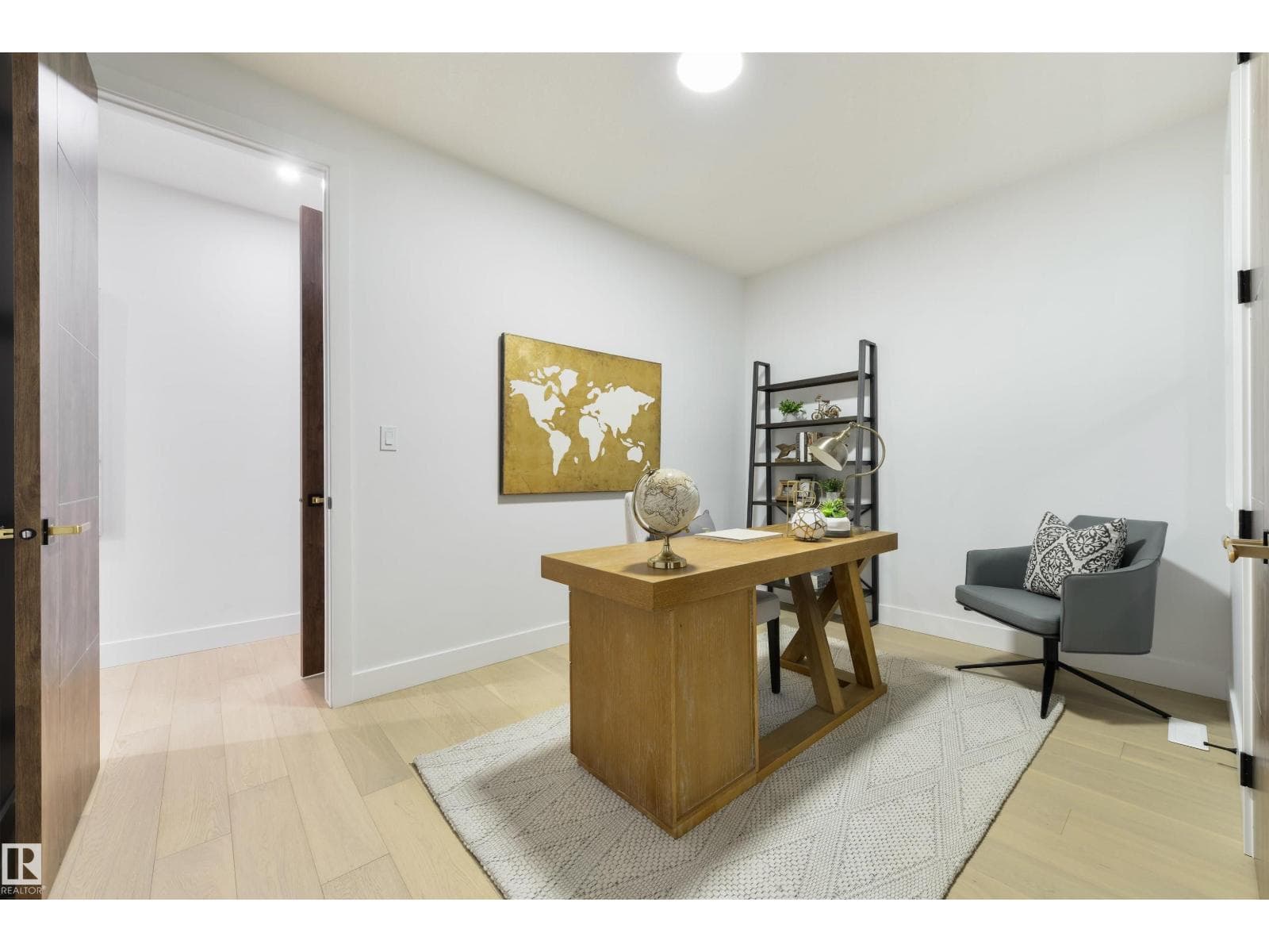 266 Falcon Crescent — photo 4