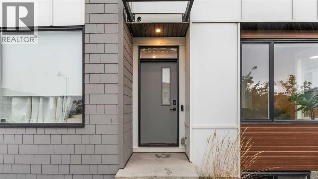 138 Homestead Boulevard NE — photo 3