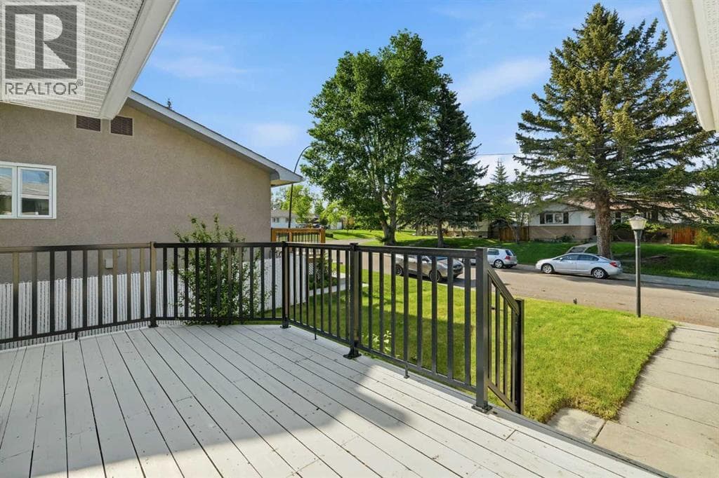 6119 Blackthorn Crescent NE — photo 4