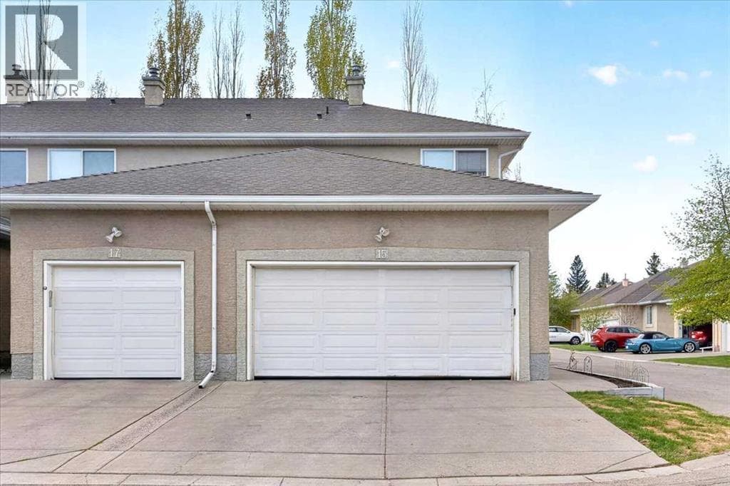 15 Cedarview Mews SW — photo 2