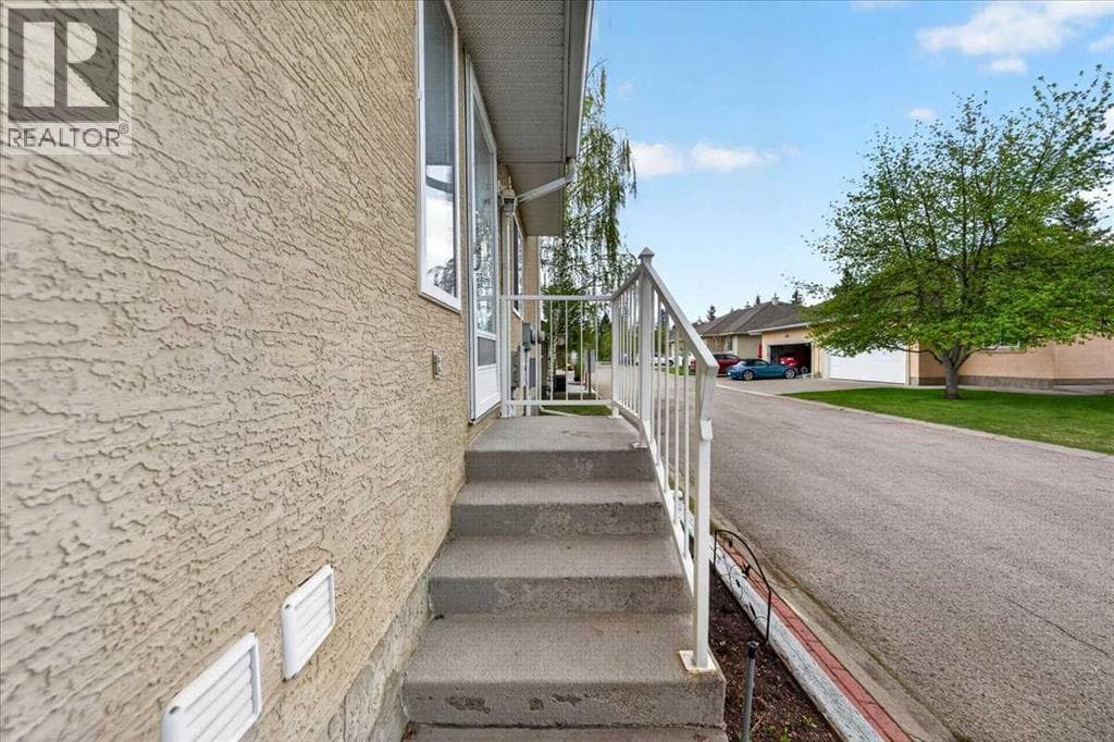 15 Cedarview Mews SW — photo 4