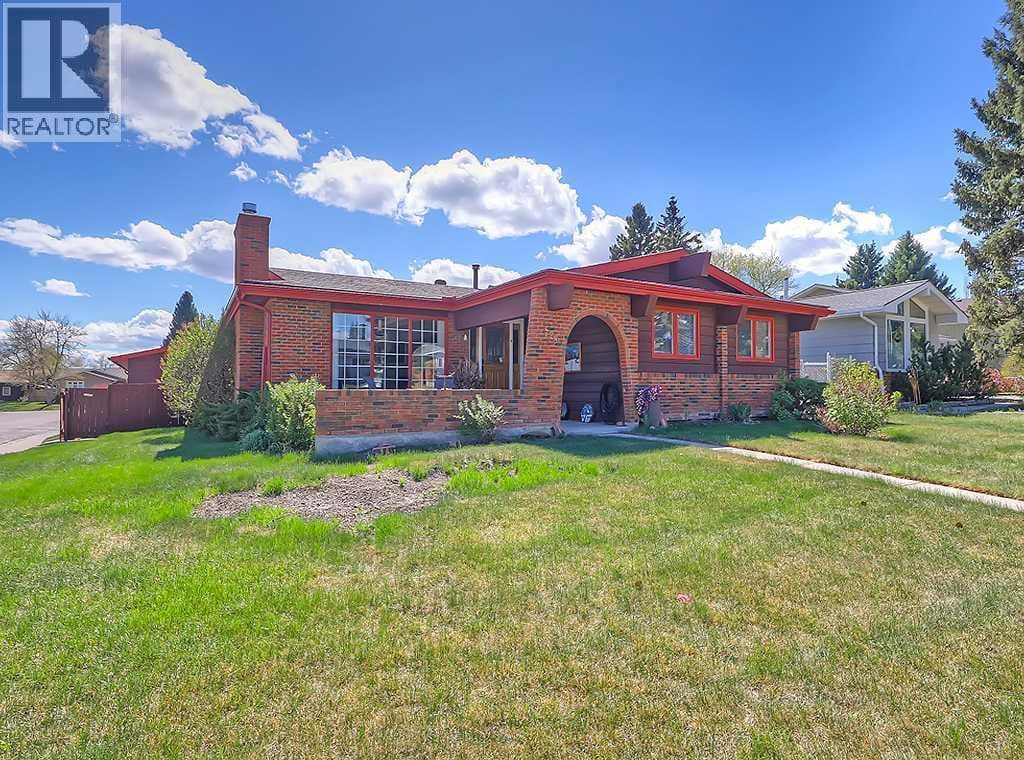 728 Parkvalley Road SE
