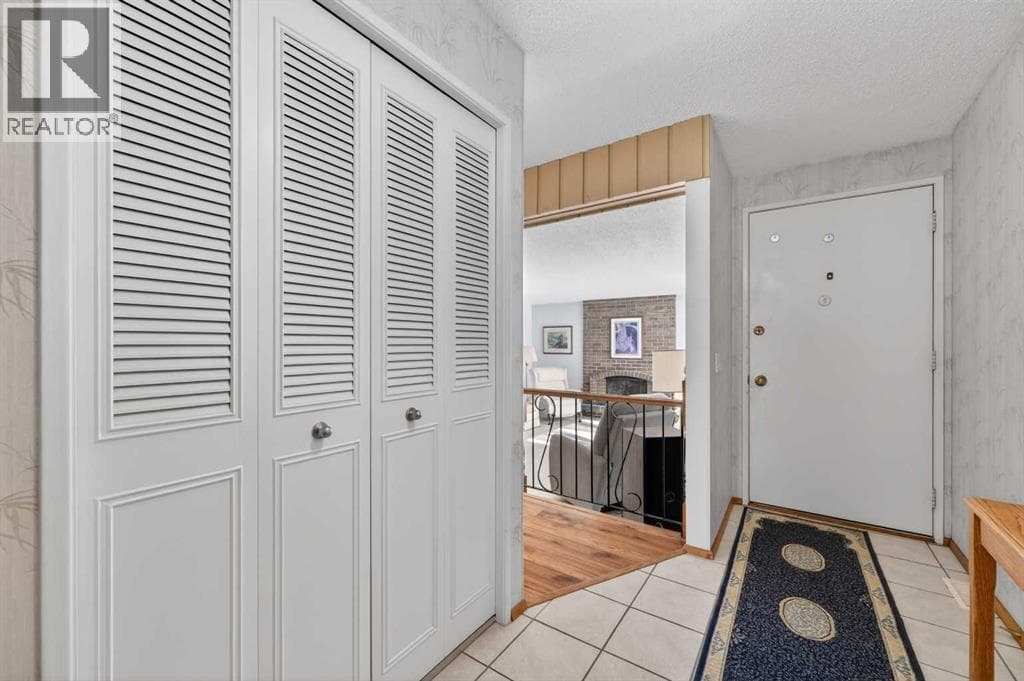6451 70 Street NW — photo 4