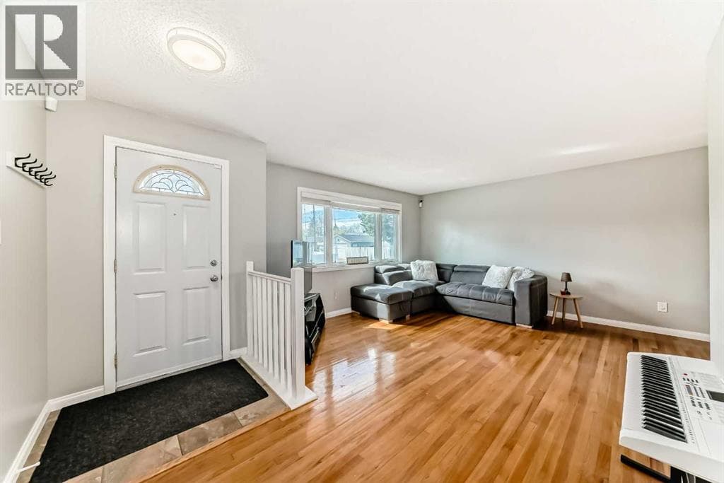 5104 Marshall Road NE — photo 4